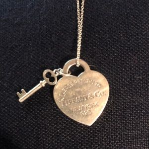 TIFFANY & Co. Sterling Silver 925 Heart/Key Charm Pendant Necklace